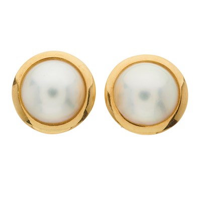 Lot 61 - A pair of 18ct gold mabe pearl single-stone...