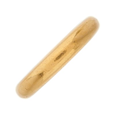 Lot 136 - An Art Deco 22ct gold wedding band ring, maker'...