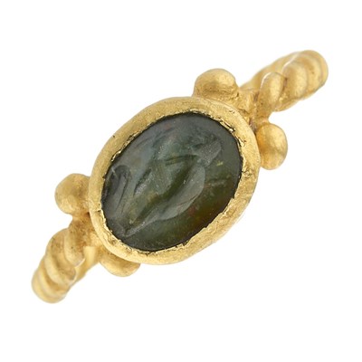 Lot 139 - An antique late Roman gold, green chalcedony...