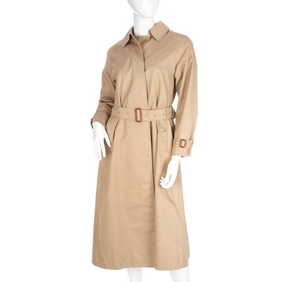 Lot 292 - Burberry, a ladies classic trench coat,...