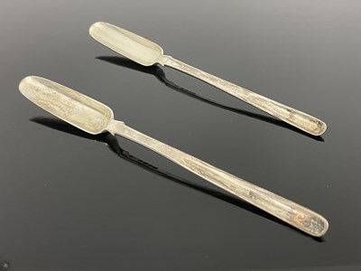 Lot 19 - A pair of George IV silver marrow scoops,...