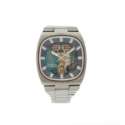 Lot 212 - Bulova, an Accutron Spaceview bracelet watch