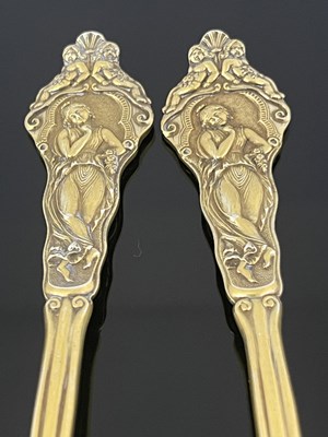Lot 76 - A pair of Victorian silver gilt fruit serving...