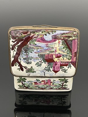 Lot 673 - A Bilston type enamelled snuff box