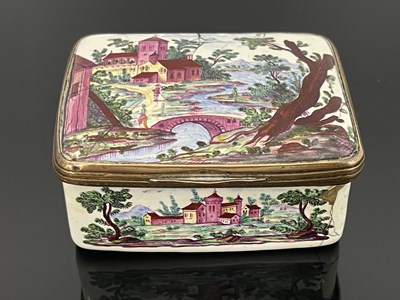 Lot 673 - A Bilston type enamelled snuff box