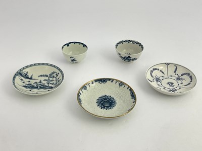 Lot 1008 - Worcester blue and white tea ware, crescent...