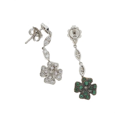 Lot 162 - A pair of 18ct gold diamond and emerald floral cluster drop earrings