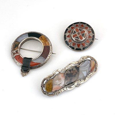 Lot 2 - Three Scottish silver and agate brooches