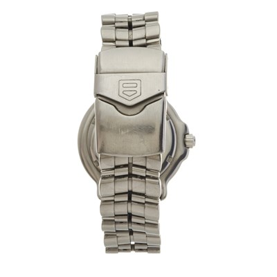 Lot 209 - Tag Heuer, a 6000 series bracelet watch
