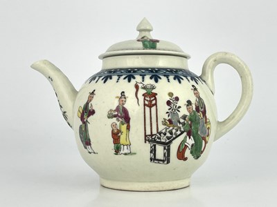 Lot 1011 - A Worcester polychrome and blue and white teapot