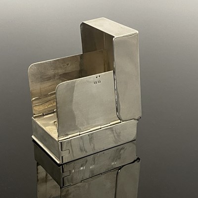 Lot 339 - A George V silver storm vesta box, of...
