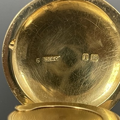 Lot 390 - A Victorian 18ct gold sovereign case, of...