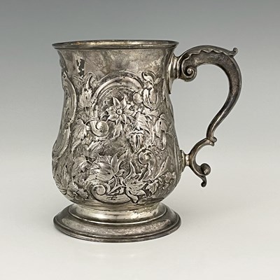 Lot 206 - A George III silver pint mug, of baluster form...