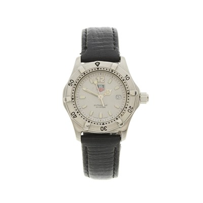 Lot 441 - Tag Heuer, a stainless steel 2000 Series wrist...