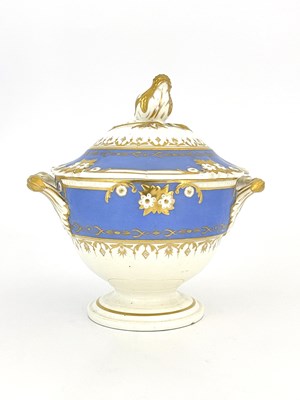 Lot 985 - A Bloor Derby sauce tureen and cover, circa...