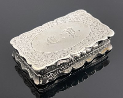 Lot 47 - A Victorian silver snuff box, George Unite,...