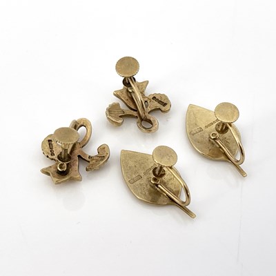 Lot 61 - Two pairs of Modernist gold earrings, George...