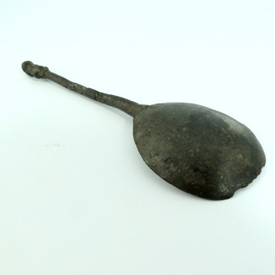 Lot 674 - An Elizabethan pewter maidenhead knop spoon,...