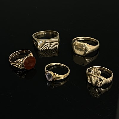 Lot 41 - A selection of five gold gem set rings,...