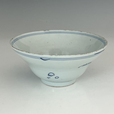 Lot 571 - A Chinese blue and white bowl, Ming Dynasty...