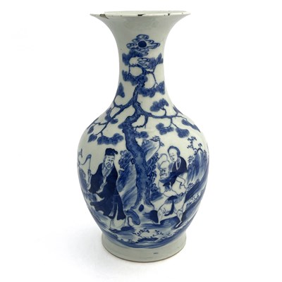 Lot 595 - A Chinese blue & white porcelain baluster vase,...