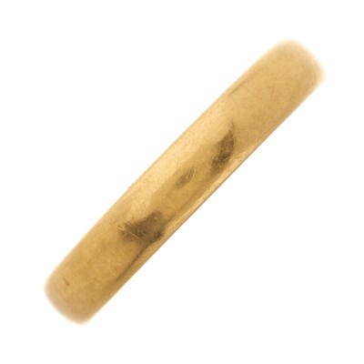 Lot 103 - An Art Deco 22ct gold wedding band ring, maker'...