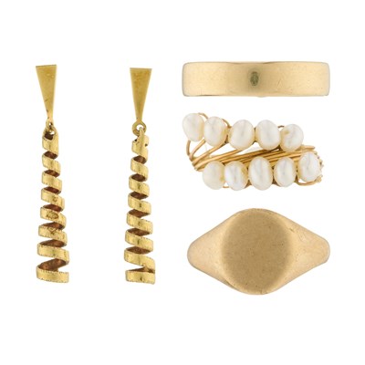 Lot 167 - Three gold rings and a pair of 14ct gold...