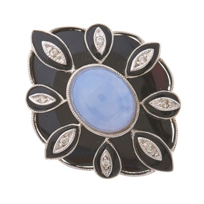 Lot 178 - An 18ct gold blue chalcedony cabochon and onyx...