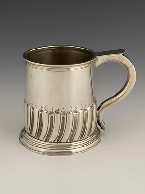 Lot 265 - A George I silver mug, William Gamble, London...