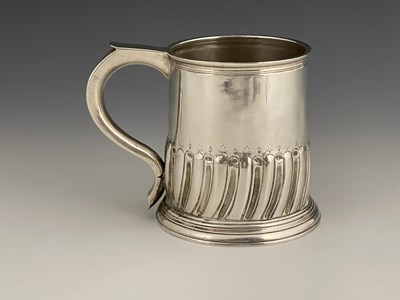 Lot 265 - A George I silver mug, William Gamble, London...