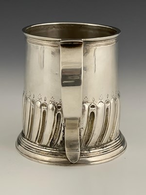 Lot 265 - A George I silver mug, William Gamble, London...