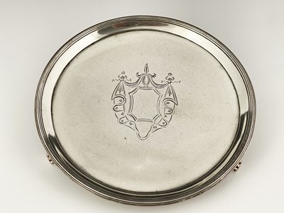 Lot 174 - A George III silver salver, Thomas Wallis,...