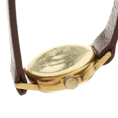 Lot 230 - Baume & Mercier, an 18ct gold manual wind wrist watch