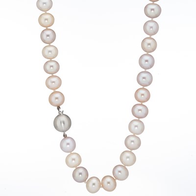 Lot 170 - A cultured pearl necklace, with 18ct gold clasp