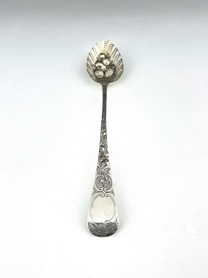 Lot 336 - A George III silver Old English pattern "berry"...