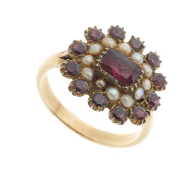 Lot 11 - A late Georgian gold garnet and pearl cluster ring