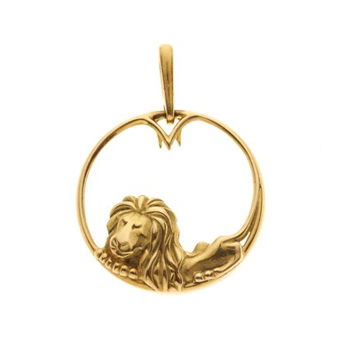 Lot 139 - Gubelin, an 18ct gold lion pendant