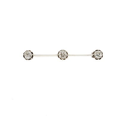 Lot 188 - An early 20th century platinum diamond brooch