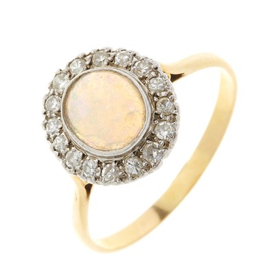 Lot 17 - An early 20th century 18ct gold opal and diamond cluster ring