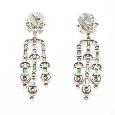 Lot 194 - A pair of 18ct gold emerald and diamond chandelier drop earrings