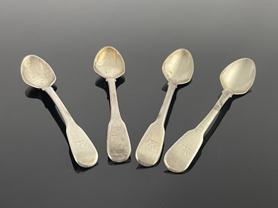 Lot 27 - A set of George III silver egg spoons, Richard...