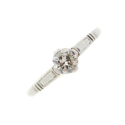 Lot 206 - A mid 20th century platinum diamond single-stone ring