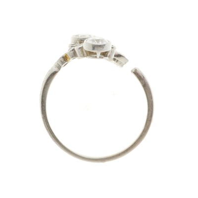 Lot 110 - An Art Deco diamond dress ring