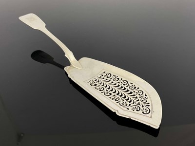 Lot 26 - A George IV silver fish slice, Charles Eley,...