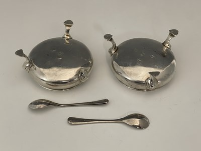 Lot 497 - A pair of George III silver salts, on hoof...