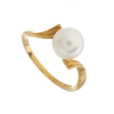 Lot 65 - Mikimoto, an 18ct gold cultured pearl ring