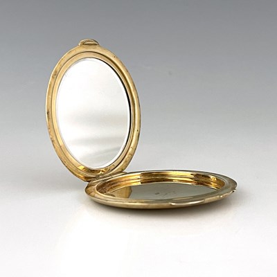 Lot 110 - An Art Deco 9 carat gold compact, Goldsmiths...