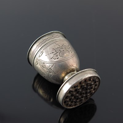 Lot 91 - A George III silver nutmeg grater, of urn form,...