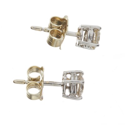 Lot 42 - A pair of 18ct gold diamond stud earrings