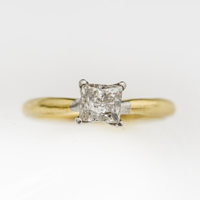 Lot 5 - An 18ct gold diamond single-stone ring